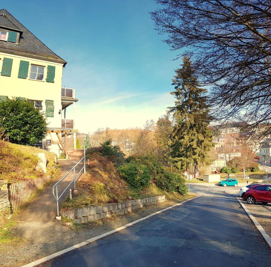 Ferienwohnungen Villa Goldbrunnen Bad Elster Esterno foto